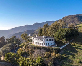 4 BR Malibu Home with Whitewater Views by Stay Gia